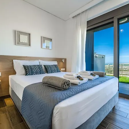 Con Vista- Heated Pool 4 Bdr Sleeps 8 Tsikalaria (Kydonia)
