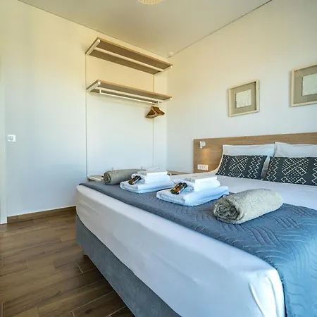 Con Vista- Heated Pool 4 Bdr Sleeps 8 *
